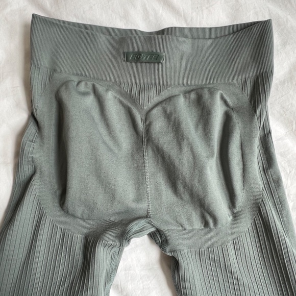Bo+Tee Leggings Size M Green Super Skinny Slim Fit Elastic Waistband Stretch - Picture 4 of 7